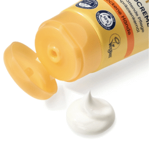 ⁦ كريم اليدين Q10 بزيت المشمش وحماية SPF 15⁩ - الصورة ⁦2⁩